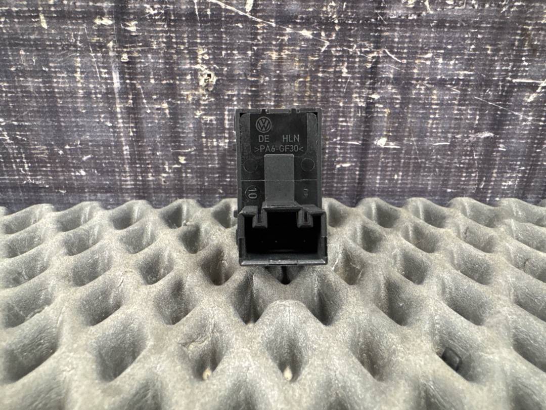 Кнопка стеклоподъемника, 620 рублей, Красноярск