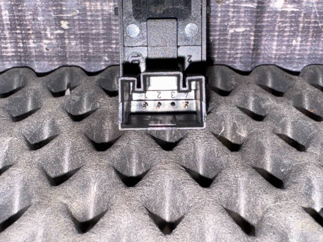 Кнопка стеклоподъемника, 620 рублей, Красноярск