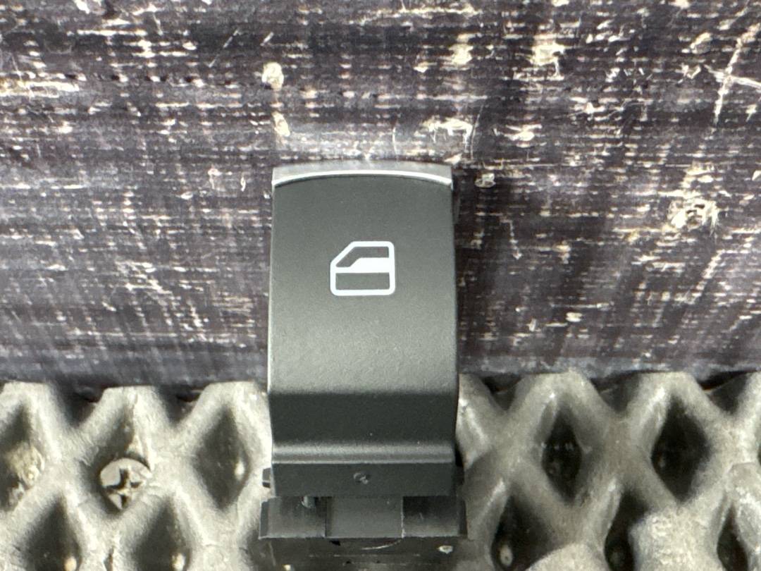 Кнопка стеклоподъемника, 620 рублей, Красноярск