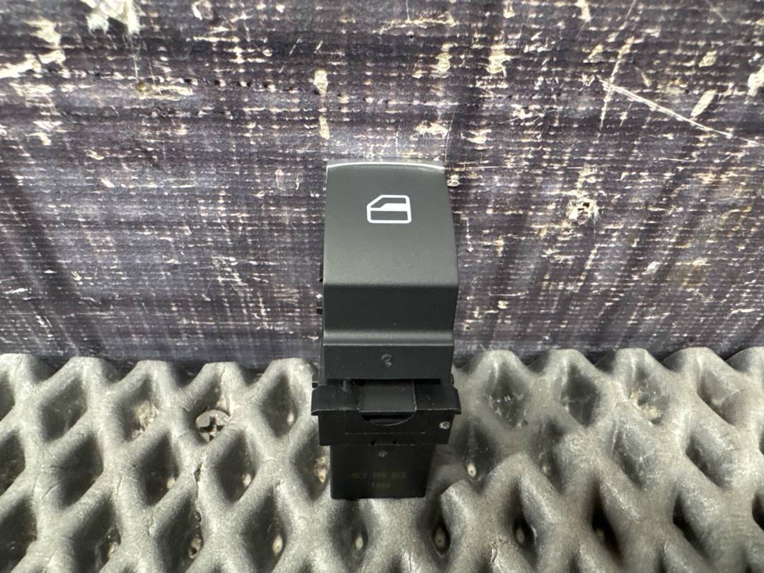 Кнопка стеклоподъемника, 620 рублей, Красноярск