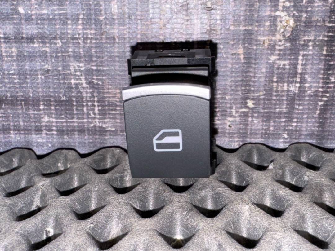 Кнопка стеклоподъемника, 620 рублей, Красноярск