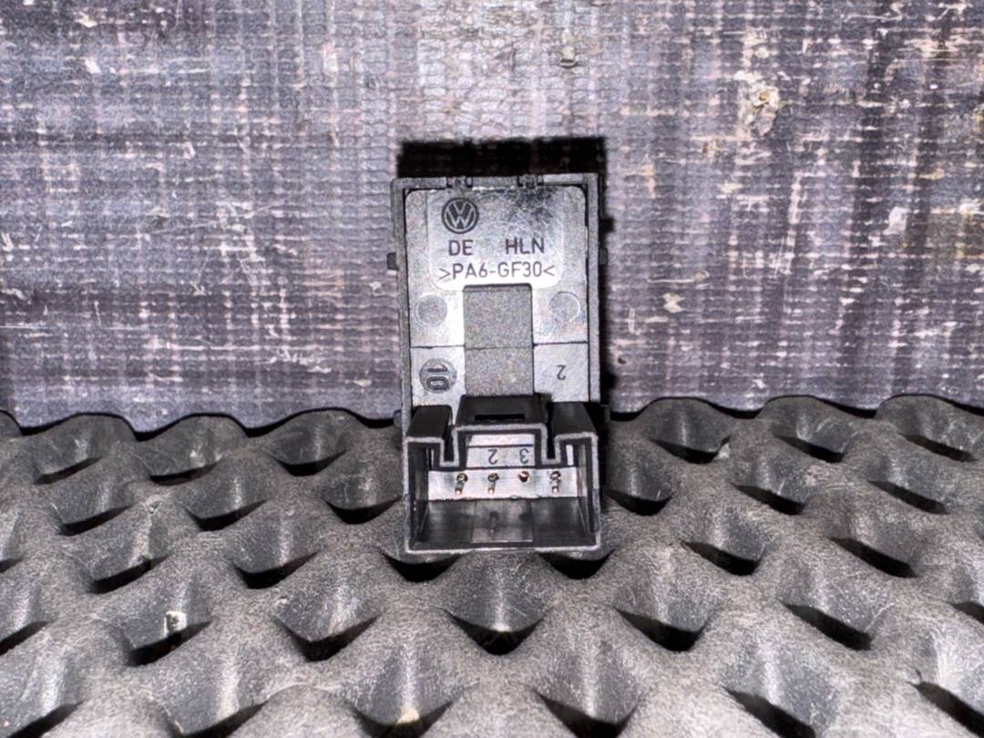 Кнопка стеклоподъемника, 620 рублей, Красноярск