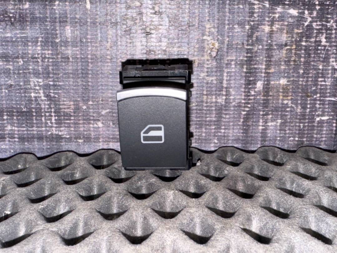 Кнопка стеклоподъемника, 620 рублей, Красноярск