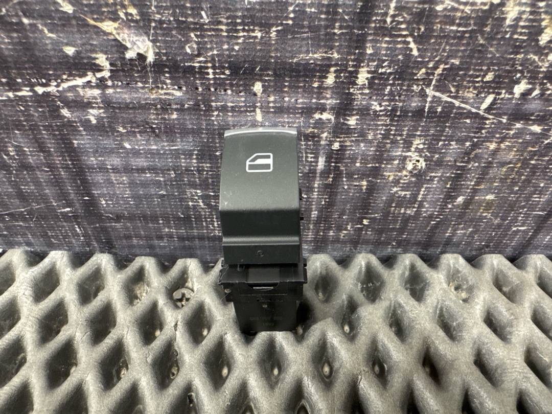 Кнопка стеклоподъемника, 620 рублей, Красноярск