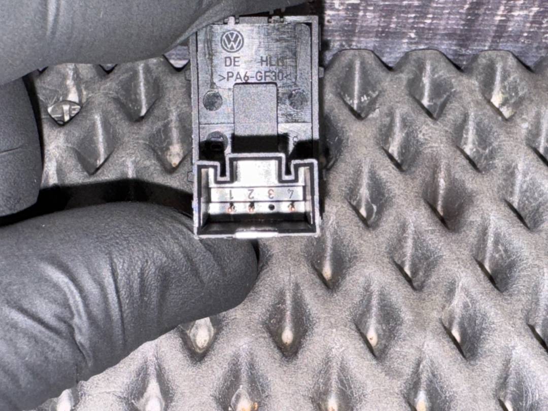 Кнопка стеклоподъемника, 620 рублей, Красноярск