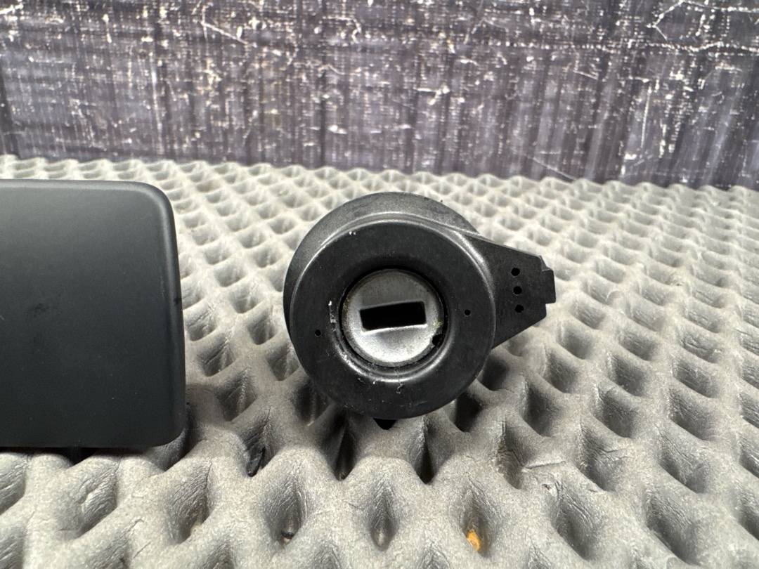 Комплект замков с ключом, 8630 рублей, Красноярск