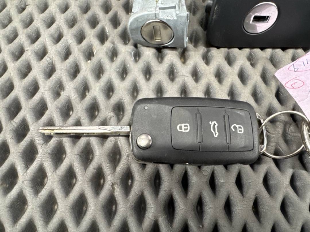 Комплект замков с ключом, 8630 рублей, Красноярск