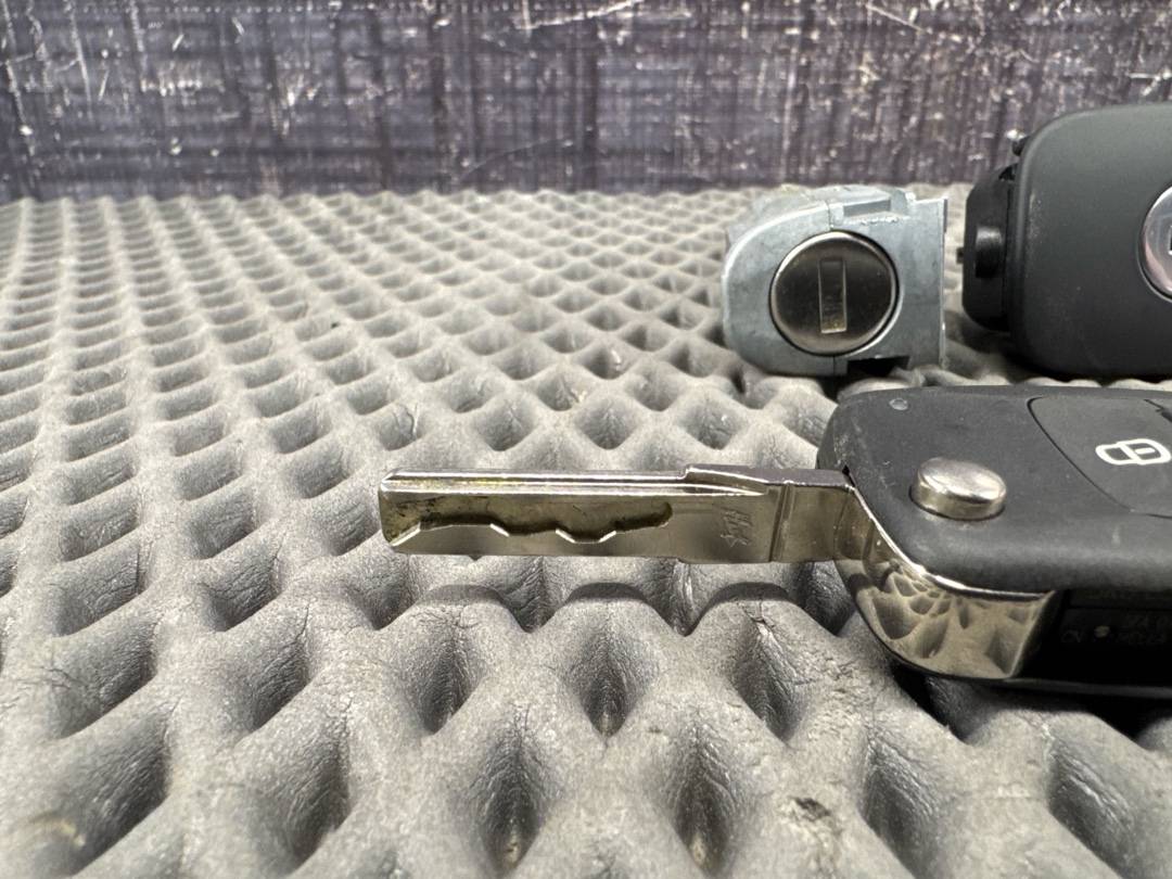 Комплект замков с ключом, 8630 рублей, Красноярск