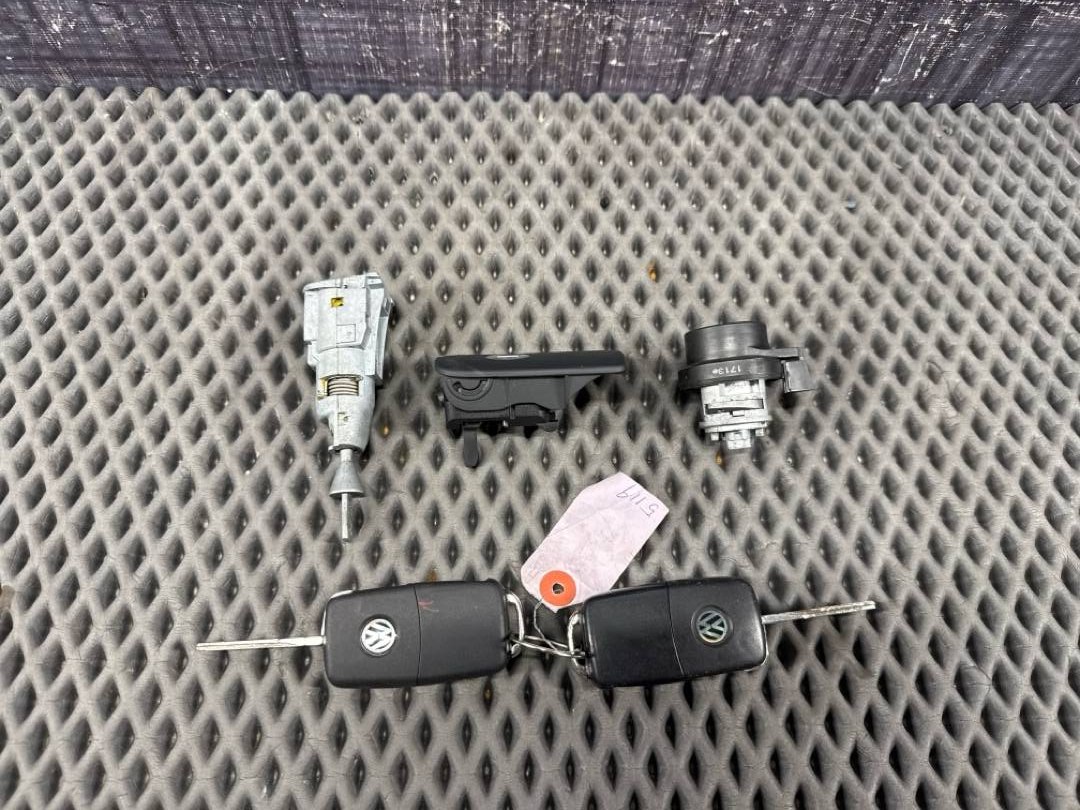 Комплект замков с ключом, 8630 рублей, Красноярск