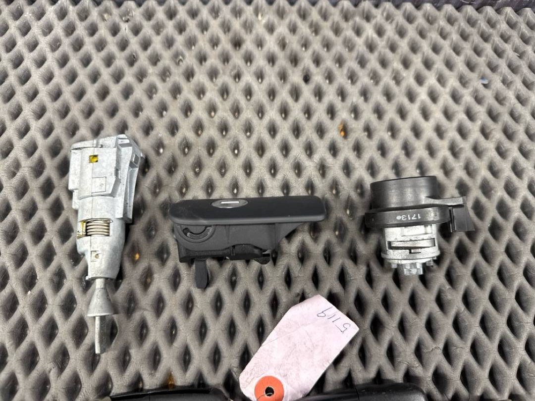 Комплект замков с ключом, 8630 рублей, Красноярск