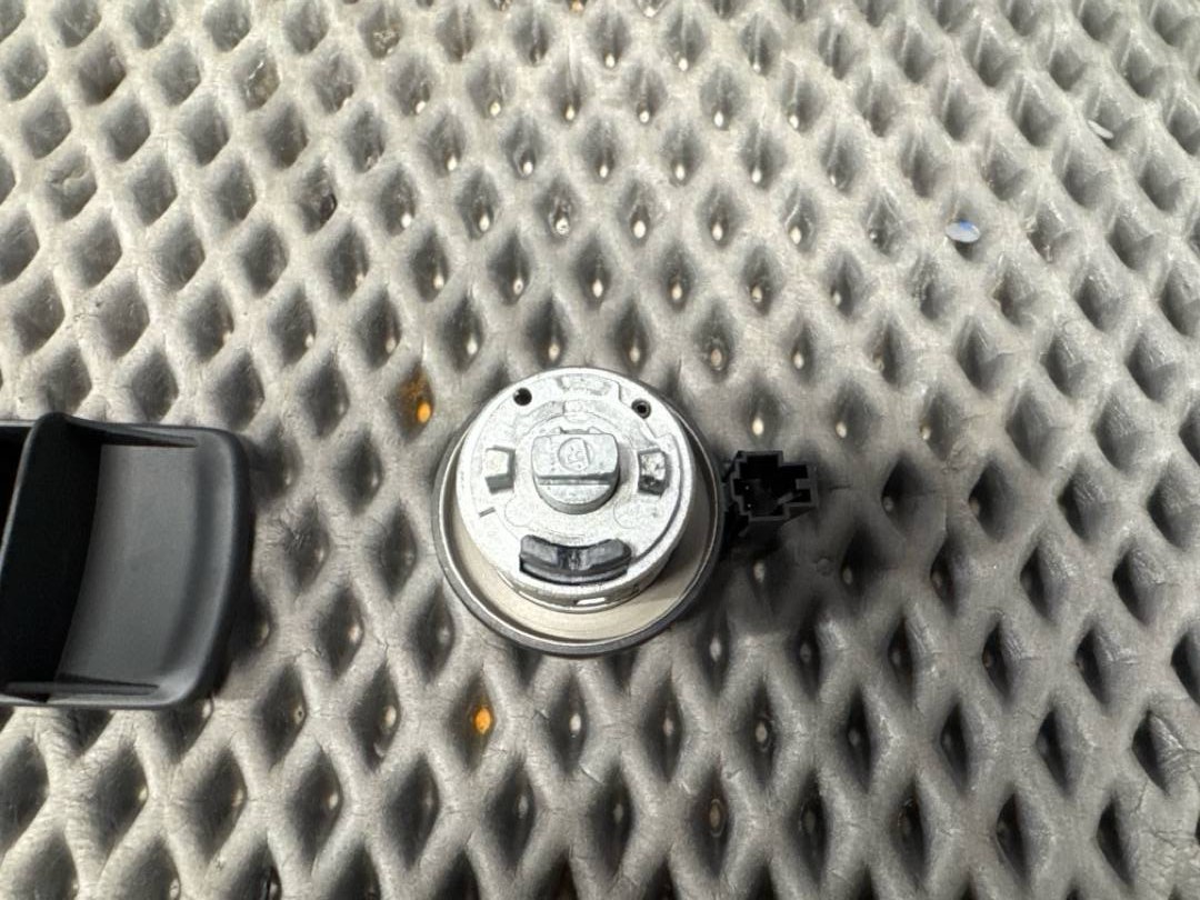 Комплект замков с ключом, 8630 рублей, Красноярск