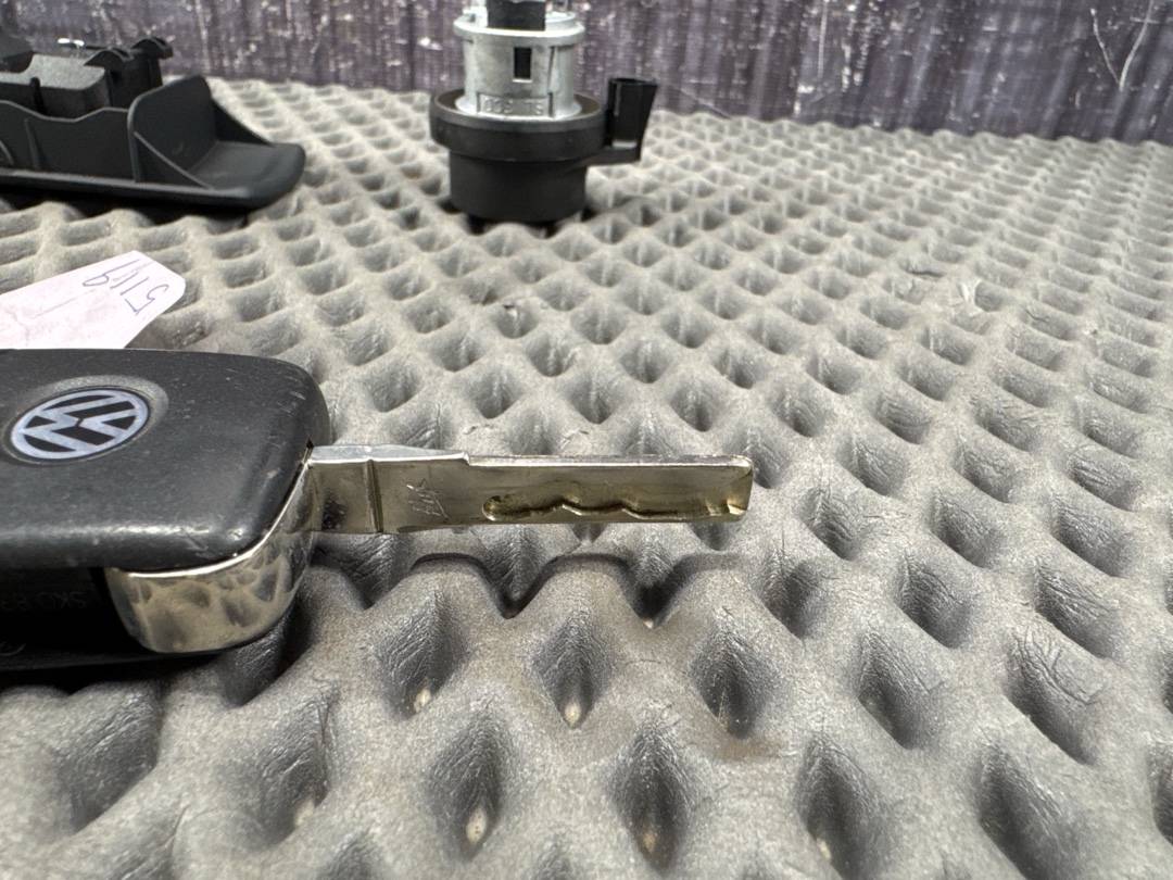 Комплект замков с ключом, 8630 рублей, Красноярск