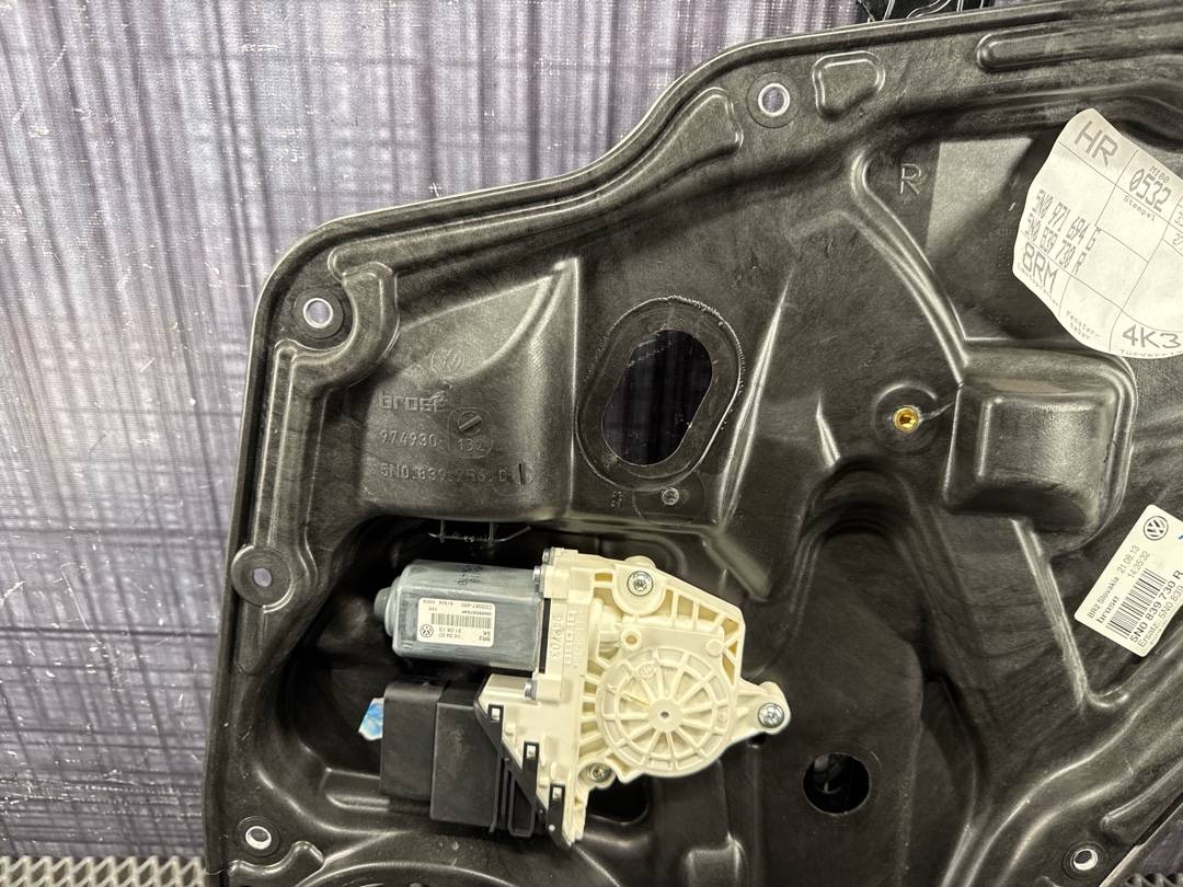 Стеклоподъемник, 1458 рублей, Красноярск