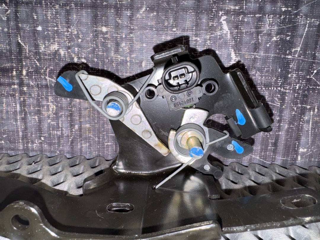 Замок багажника, 923 рублей, Красноярск