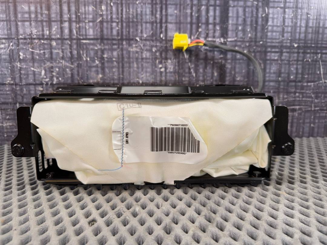 Подушка безопасности, 2152 рублей, Красноярск