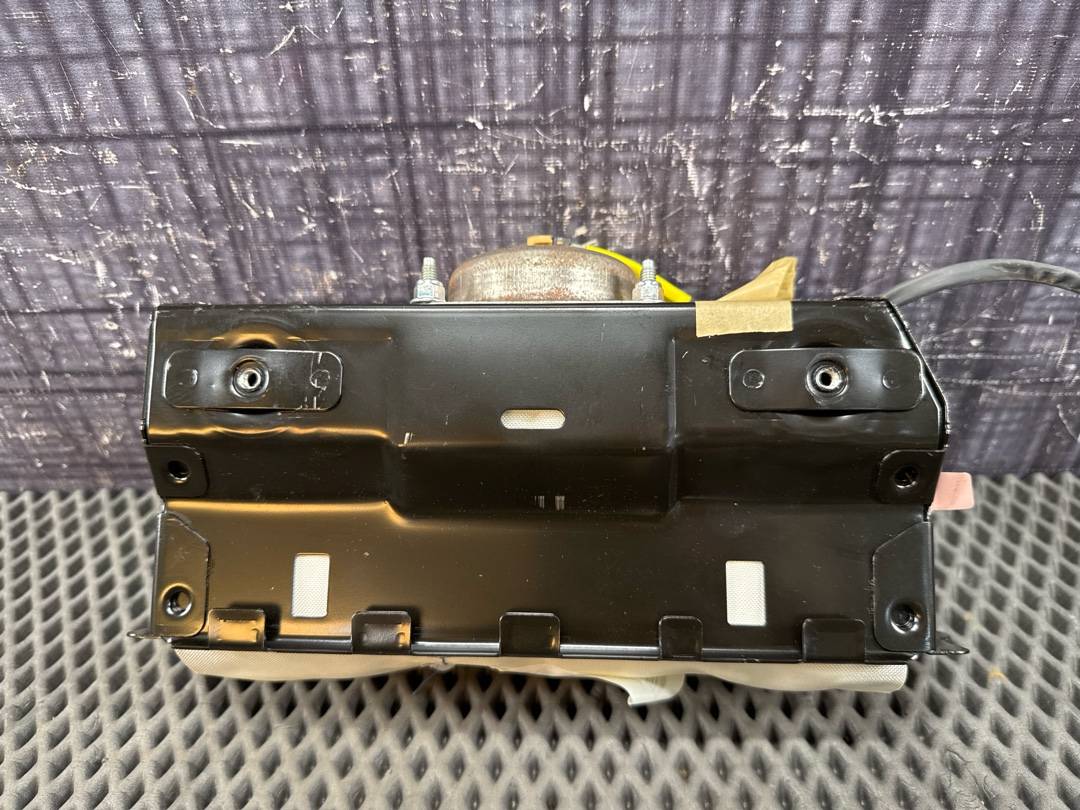 Подушка безопасности, 2152 рублей, Красноярск