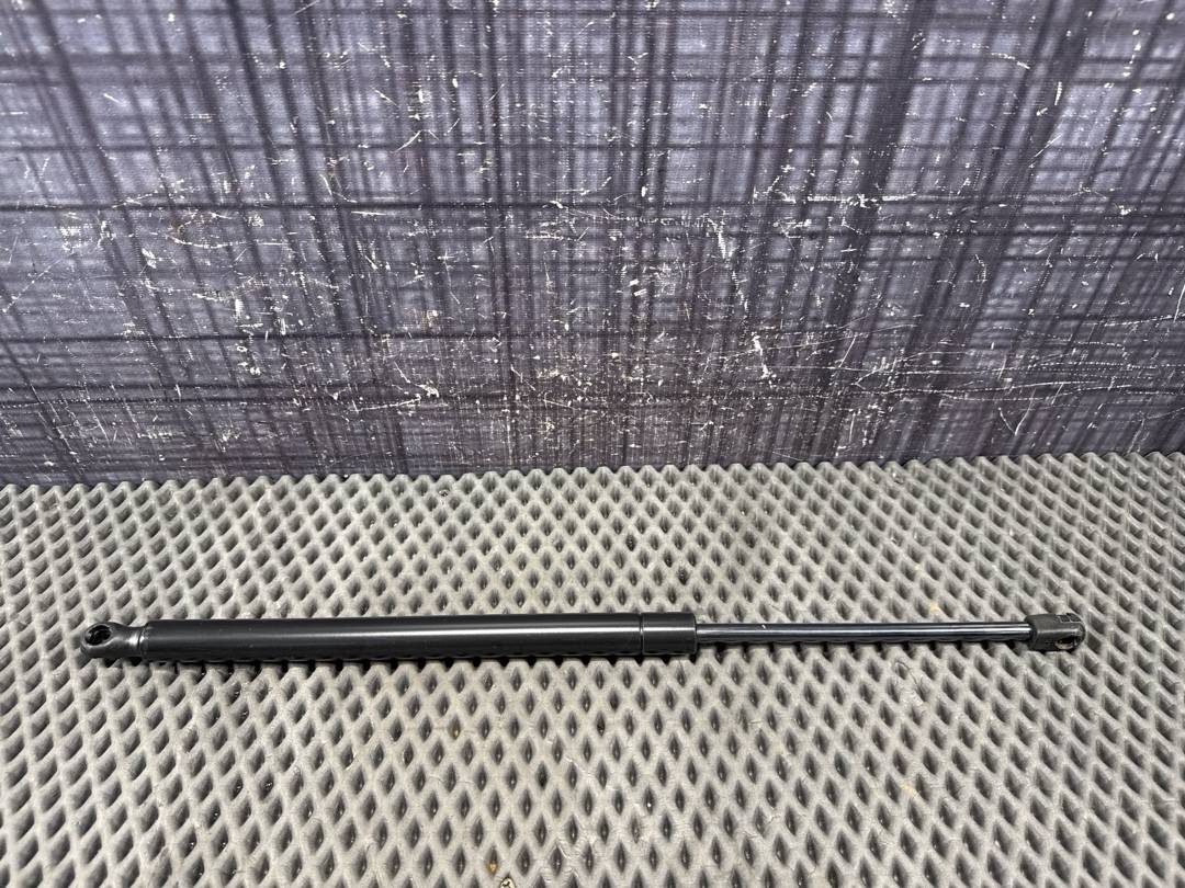 Амортизатор багажника, 1846 рублей, Красноярск