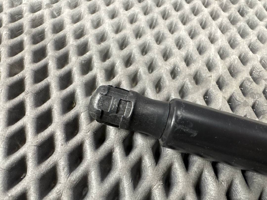 Амортизатор багажника, 1846 рублей, Красноярск