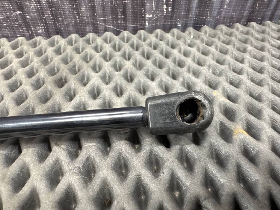 Амортизатор багажника, 1846 рублей, Красноярск