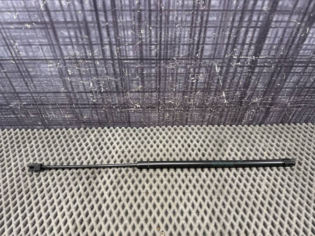 Амортизатор багажника, 1372 рублей, Красноярск