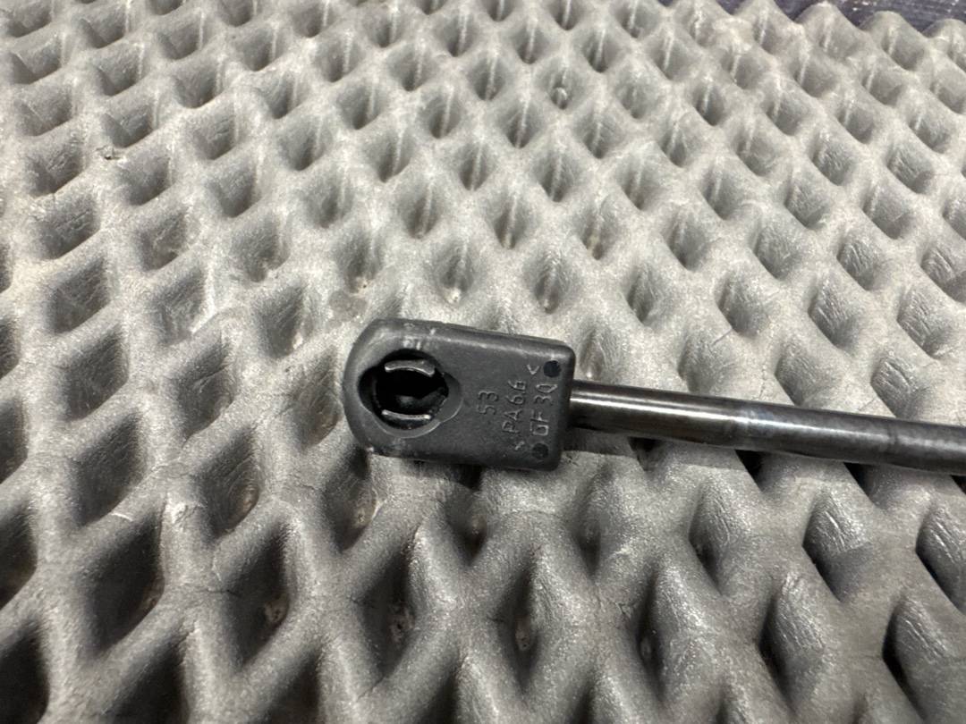 Амортизатор багажника, 1372 рублей, Красноярск