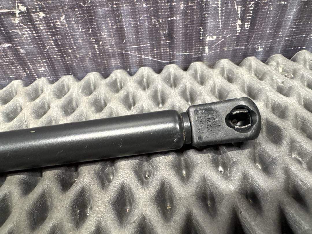 Амортизатор багажника, 1372 рублей, Красноярск