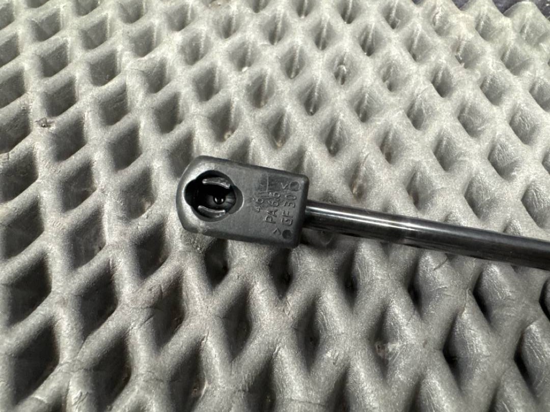 Амортизатор багажника, 1372 рублей, Красноярск