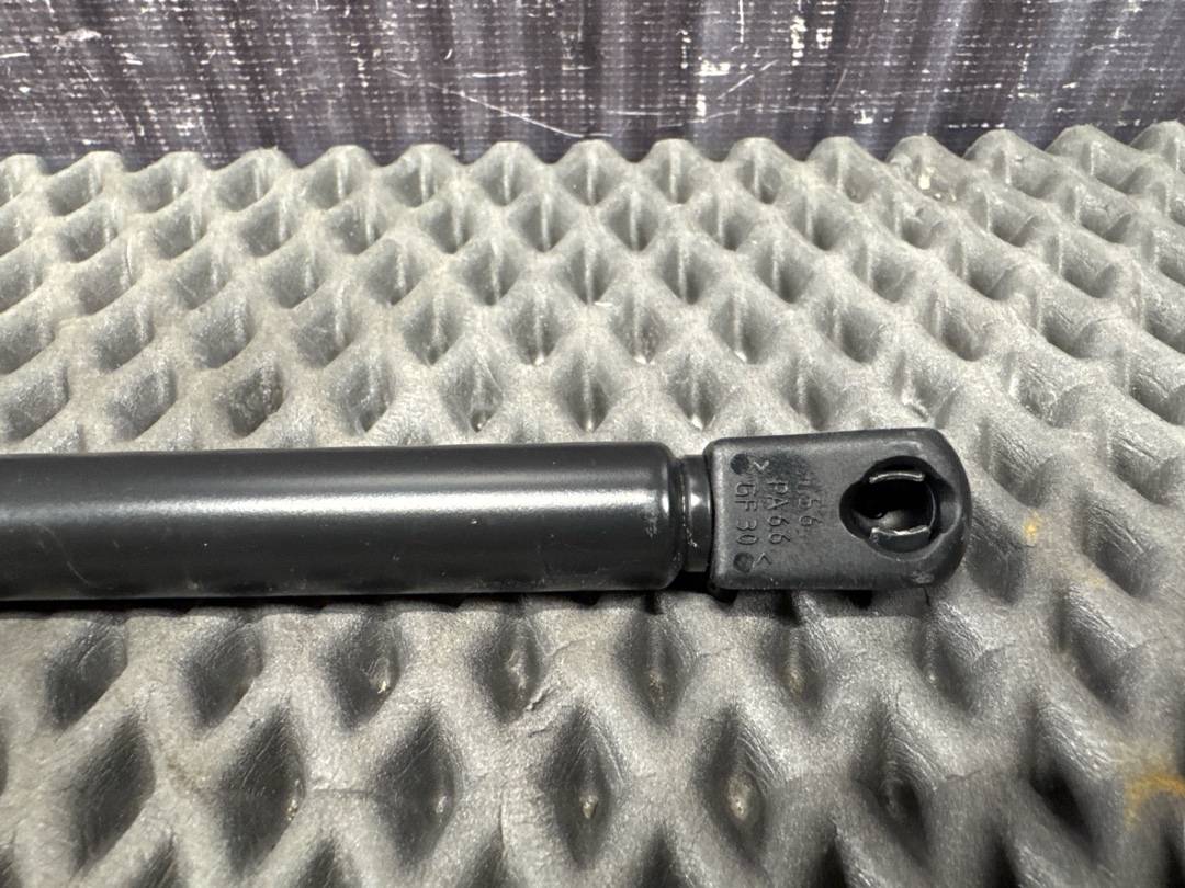 Амортизатор багажника, 1372 рублей, Красноярск