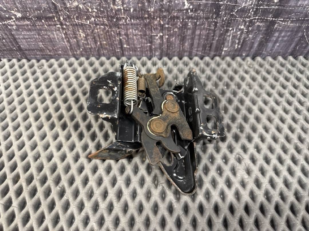 Замок капота, 1131 рублей, Красноярск