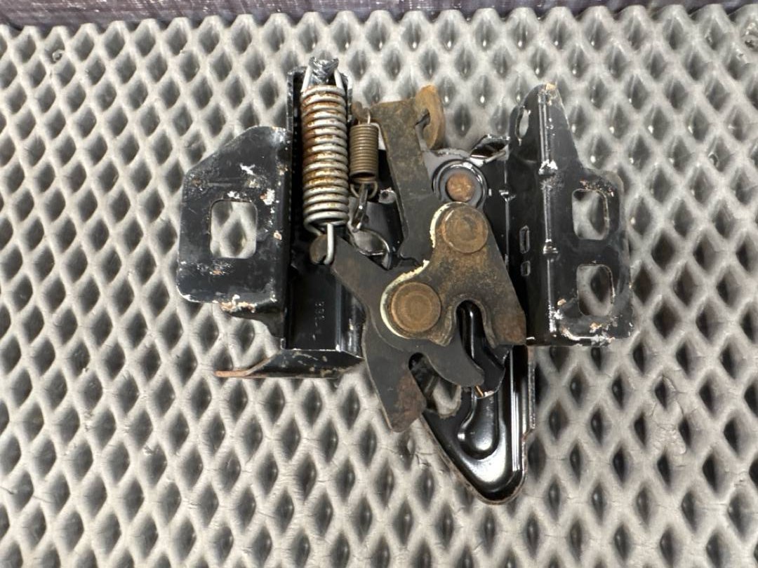 Замок капота, 1131 рублей, Красноярск