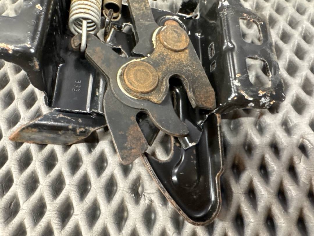 Замок капота, 1131 рублей, Красноярск