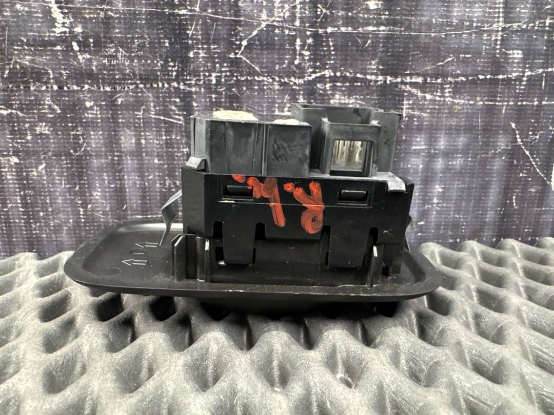 Кнопка стеклоподъемника, 442 рублей, Красноярск