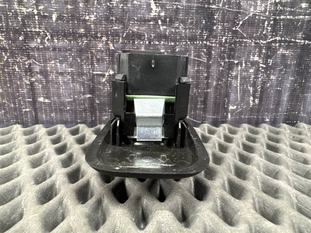 Кнопка стеклоподъемника, 442 рублей, Красноярск