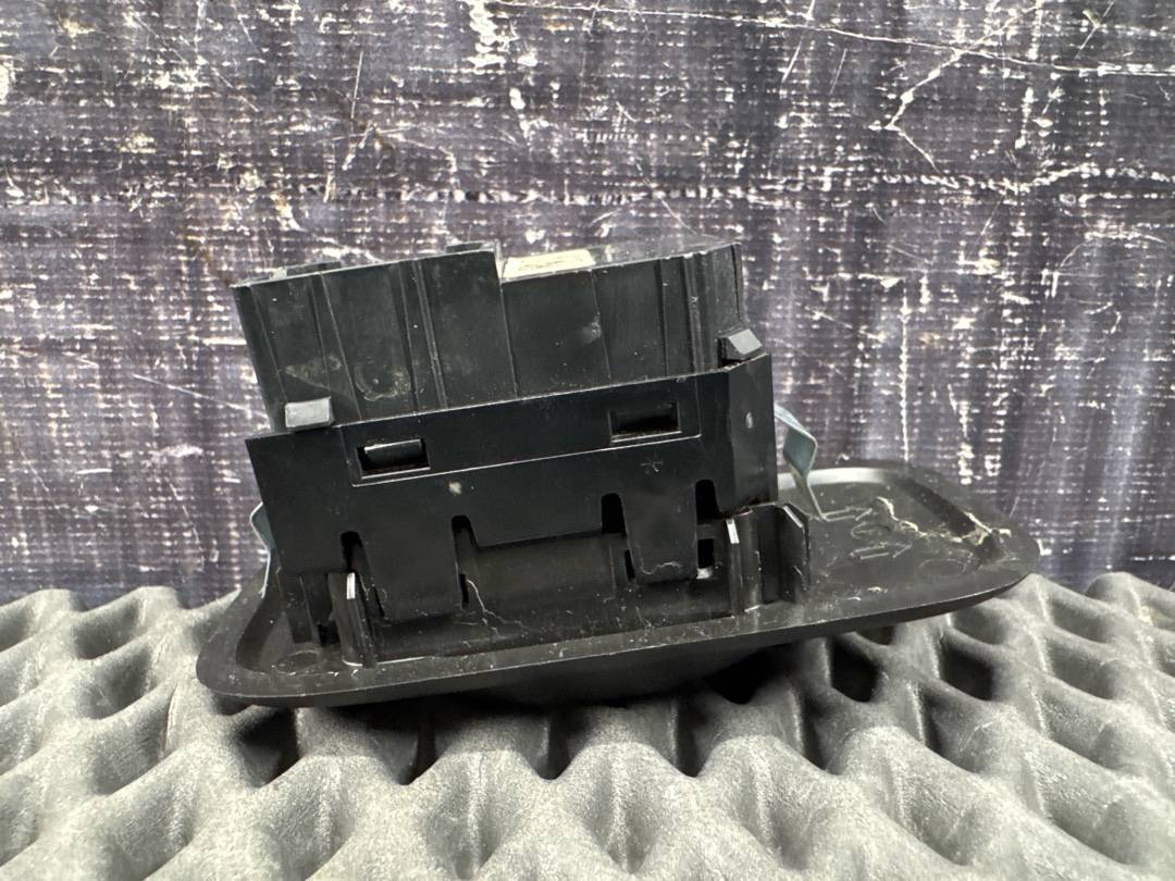 Кнопка стеклоподъемника, 442 рублей, Красноярск