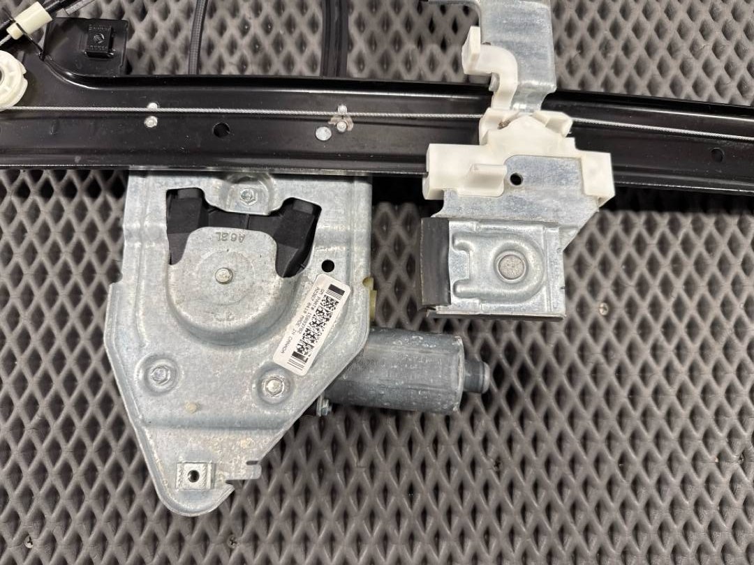 Стеклоподъемник, 2366 рублей, Красноярск