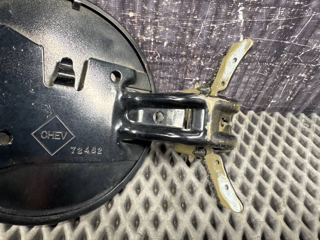 Лючок бензобака, 1274 рублей, Красноярск