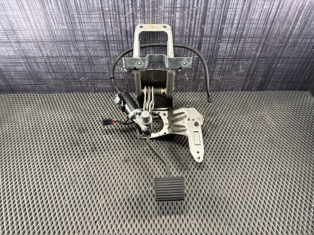 Педаль тормоза, 1924 рублей, Красноярск