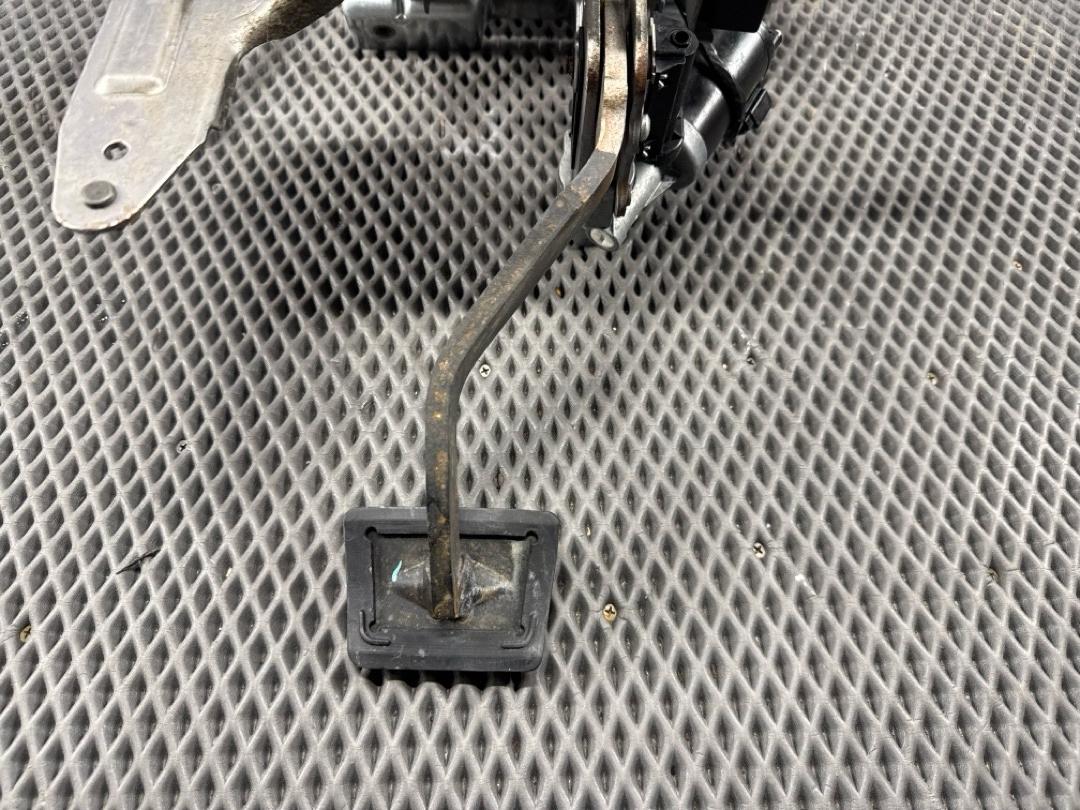 Педаль тормоза, 1924 рублей, Красноярск