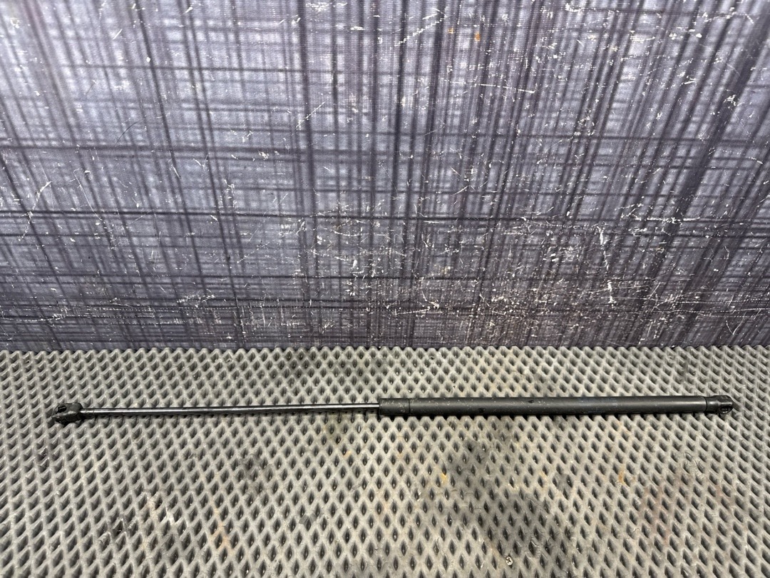 Амортизатор капота, 910 рублей, Красноярск