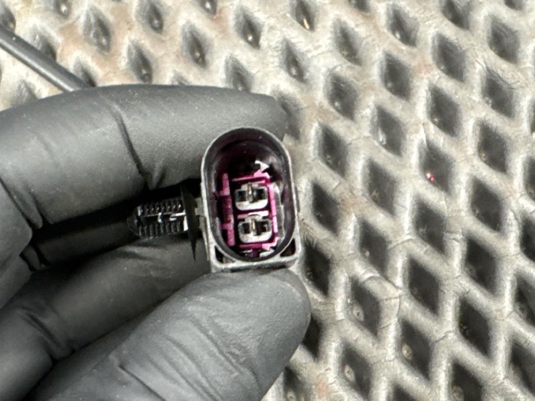 Замок капота, 1920 рублей, Красноярск