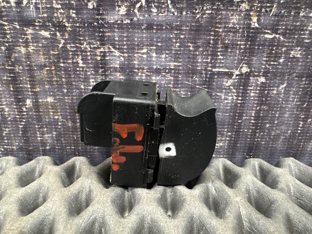 Кнопка стеклоподъемника, 420 рублей, Красноярск