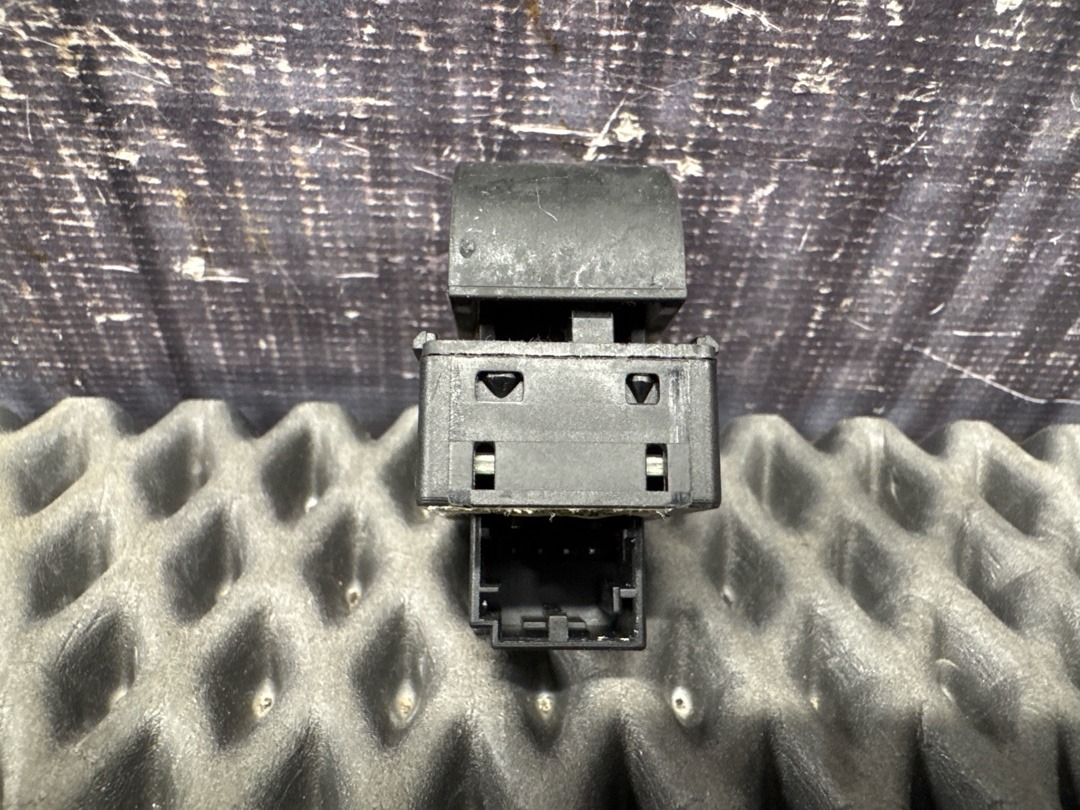 Кнопка стеклоподъемника, 420 рублей, Красноярск