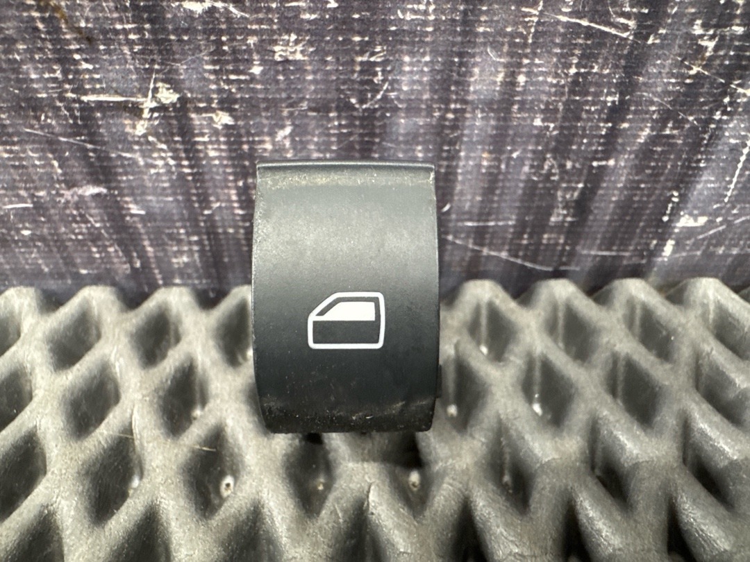 Кнопка стеклоподъемника, 420 рублей, Красноярск