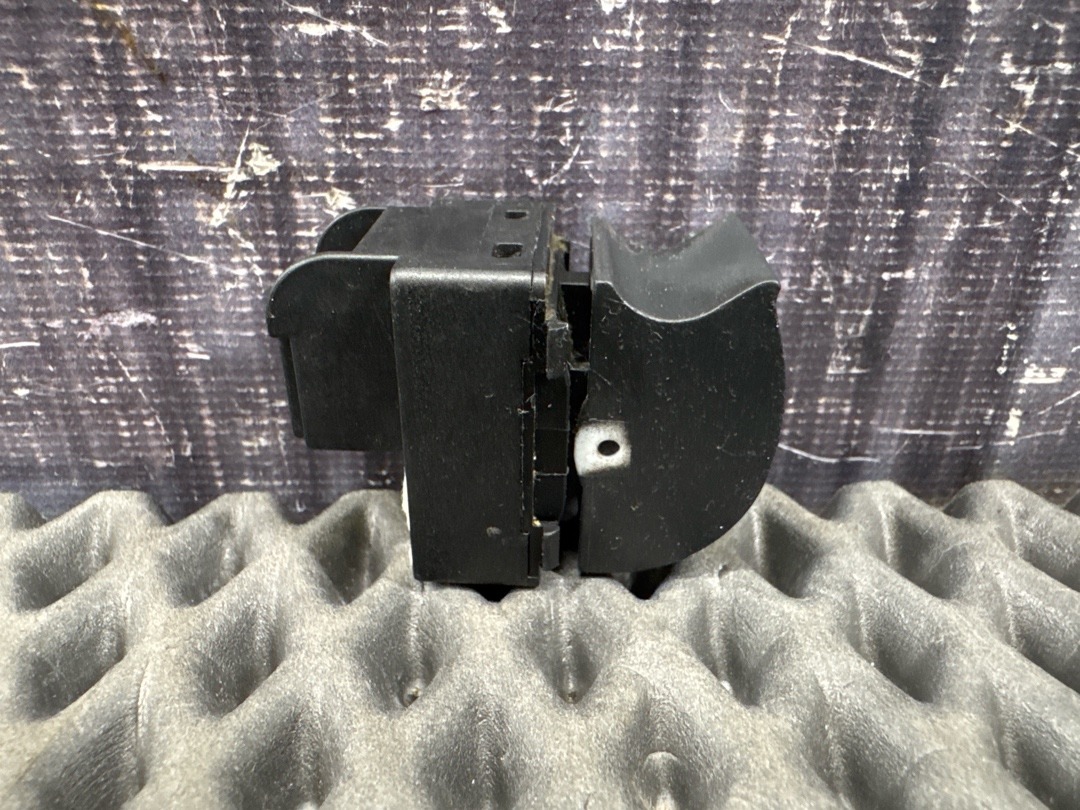 Кнопка стеклоподъемника, 420 рублей, Красноярск