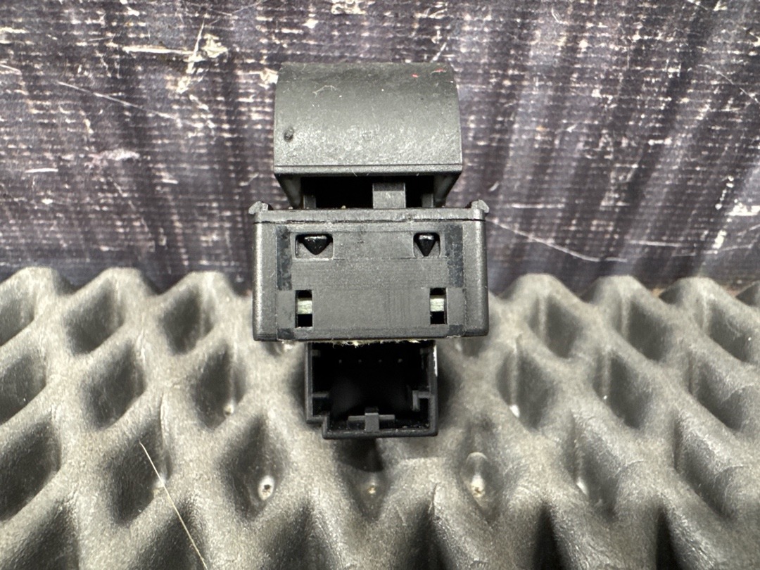 Кнопка стеклоподъемника, 420 рублей, Красноярск