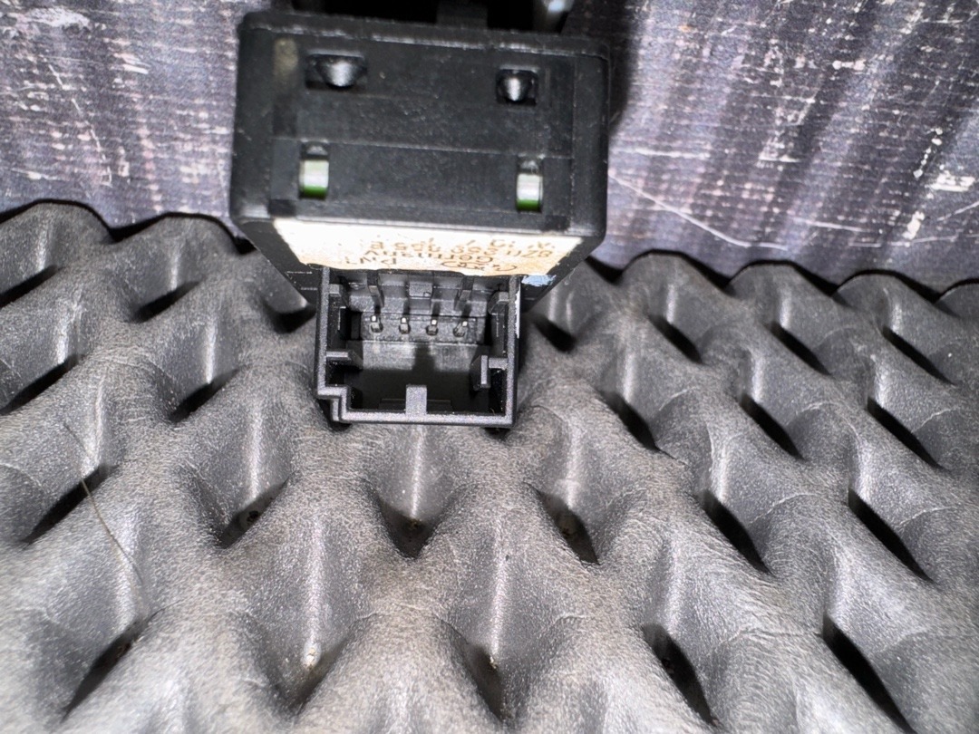 Кнопка стеклоподъемника, 420 рублей, Красноярск