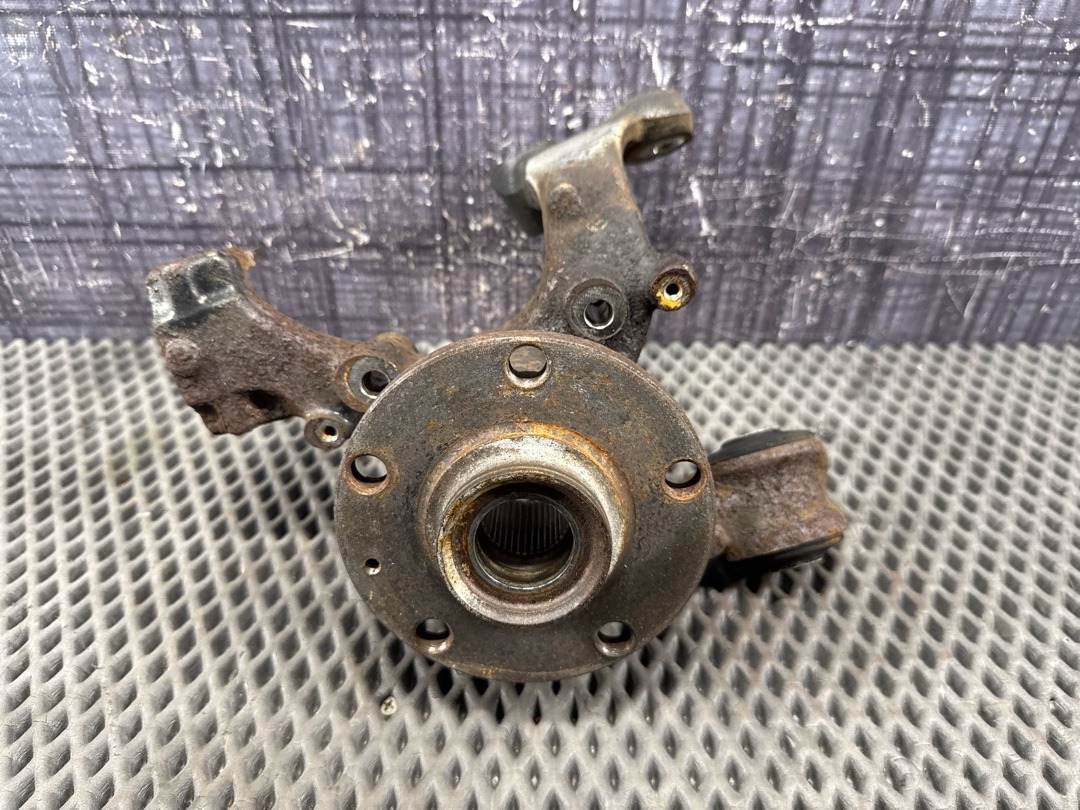 Поворотный кулак, 3820 рублей, Красноярск