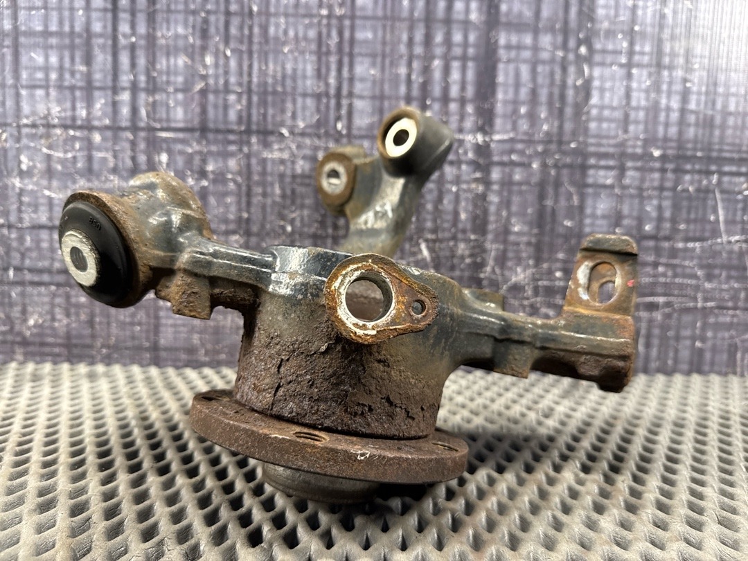 Поворотный кулак, 3820 рублей, Красноярск