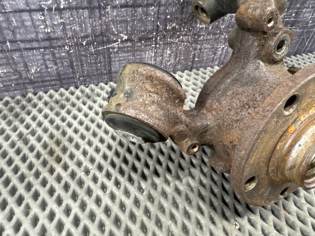 Поворотный кулак, 3820 рублей, Красноярск