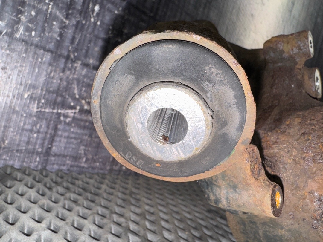 Поворотный кулак, 3820 рублей, Красноярск